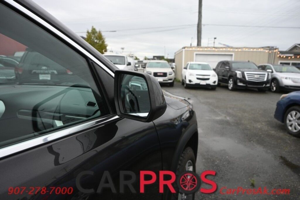 2018 GMC Acadia SLT - AWD - Auto Start - Front & Rear Heated Leather Seats - Navigation - Dual Sunroof - Bose Speakers - Bluetooth - Lane Departure & Blind Spot Alert - 3rd Row - Seats 6 - Keyless Entry & Push To Start - Tow Pkg Anchorage AK