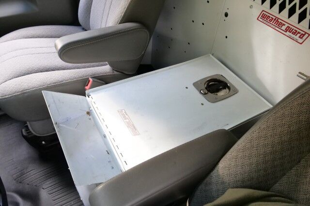 2018 GMC Savana 3500 Cargo Van / 6.0L V8 / Utility Van! High Point NC