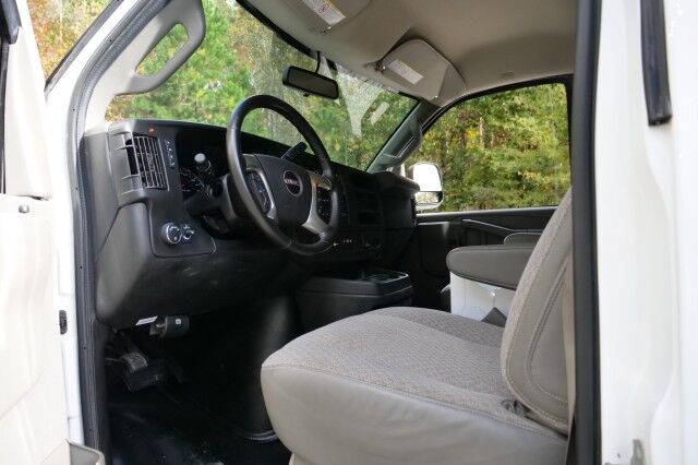 2018 GMC Savana 3500 Cargo Van / 6.0L V8 / Utility Van! High Point NC