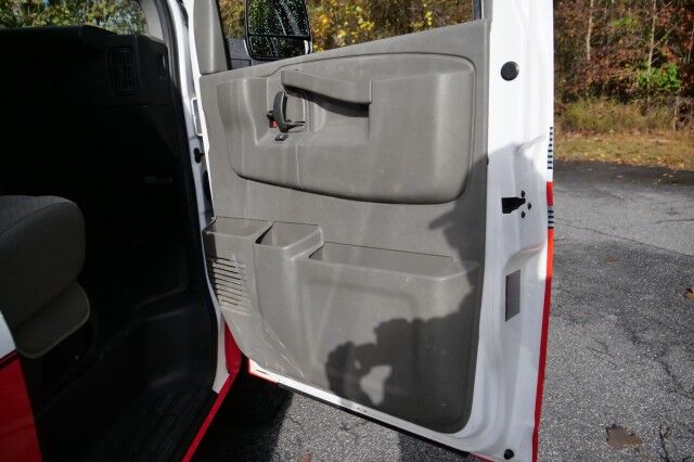 2018 GMC Savana 3500 Cargo Van / 6.0L V8 / Utility Van! High Point NC