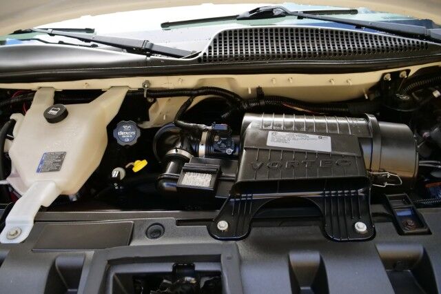 2018 GMC Savana 3500 Cargo Van / 6.0L V8 / Utility Van! High Point NC