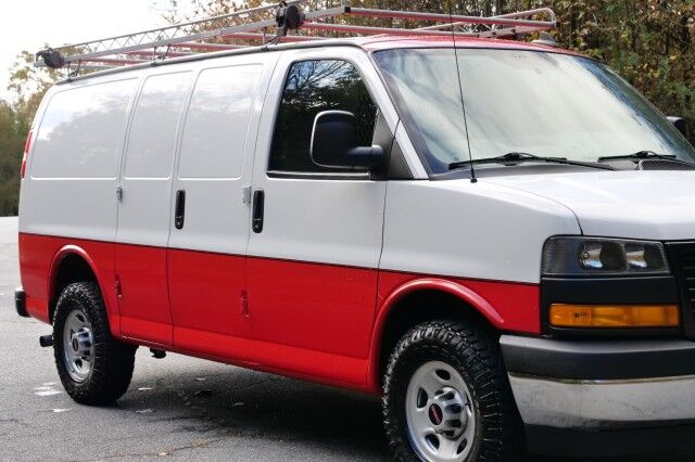 2018 GMC Savana 3500 Cargo Van / 6.0L V8 / Utility Van! High Point NC