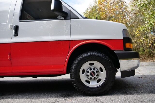 2018 GMC Savana 3500 Cargo Van / 6.0L V8 / Utility Van! High Point NC