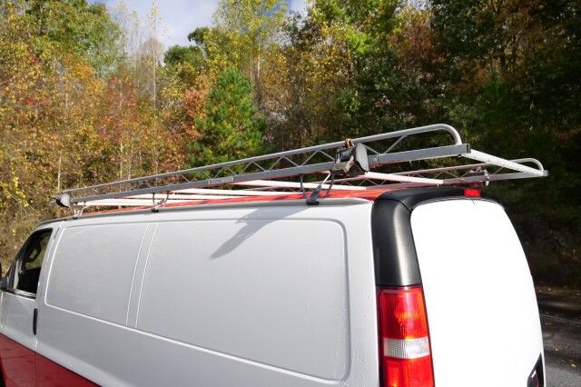 2018 GMC Savana 3500 Cargo Van / 6.0L V8 / Utility Van! High Point NC