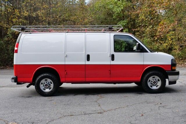 2018 GMC Savana 3500 Cargo Van / 6.0L V8 / Utility Van! High Point NC