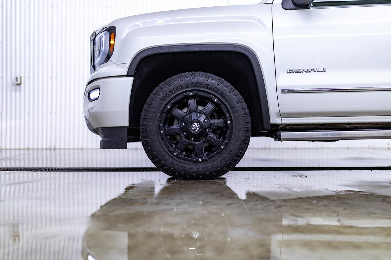 2018 GMC Sierra 1500 4x4 Crew Cab Denali Leather Roof Nav BCam Red Deer AB