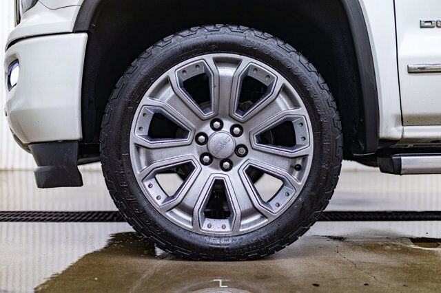 2018 GMC Sierra 1500 4x4 Crew Cab Denali Leather Roof Nav BCam Red Deer AB