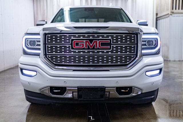 2018 GMC Sierra 1500 4x4 Crew Cab Denali Leather Roof Nav BCam Red Deer AB