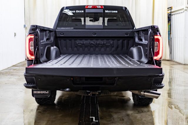 2018 GMC Sierra 1500 4x4 Crew Cab Denali Leather Roof Nav BCam Red Deer AB