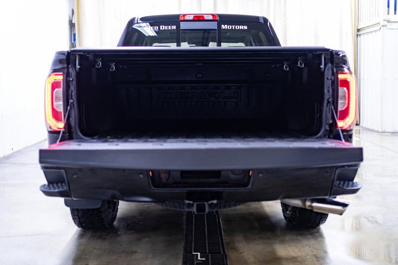 2018 GMC Sierra 1500 4x4 Crew Cab Denali Leather Roof Nav BCam Red Deer AB
