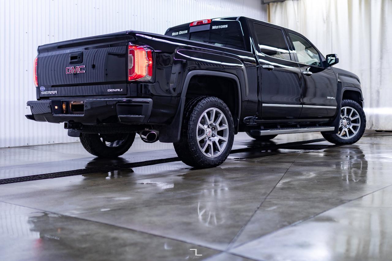2018 GMC Sierra 1500 4x4 Crew Cab Denali Leather Roof Nav BCam Red Deer AB