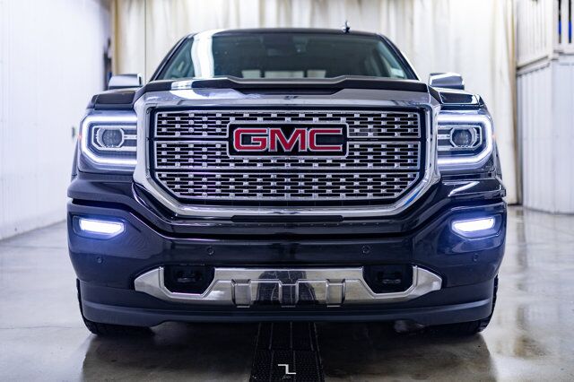 2018 GMC Sierra 1500 4x4 Crew Cab Denali Leather Roof Nav BCam Red Deer AB