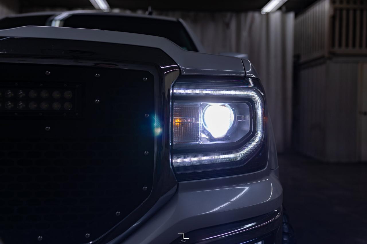 2018 GMC Sierra 1500 4x4 Crew Cab SLE 6" Lift PSeat BCam Red Deer AB