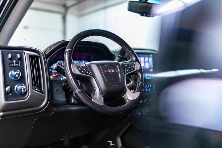 2018 GMC Sierra 1500 4x4 Crew Cab SLT All Terrain Leather Roof BCam Red Deer AB 2018 GMC Sierra 1500 4x4 Crew Cab SLT All Terrain Leather Roof BCam Red Deer AB