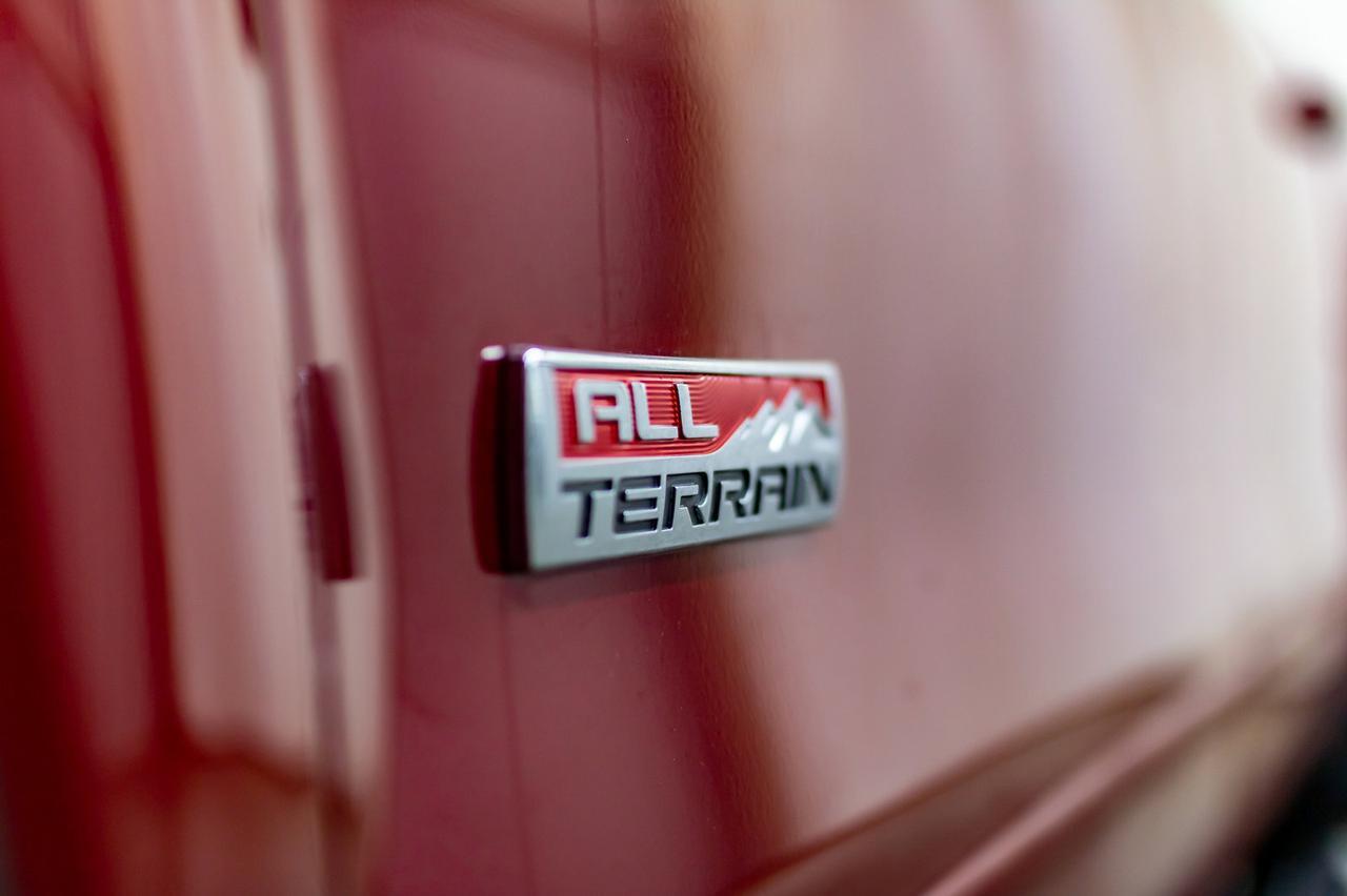 2018 GMC Sierra 1500 4x4 Crew Cab SLT All Terrain Leather Roof Nav Red Deer AB