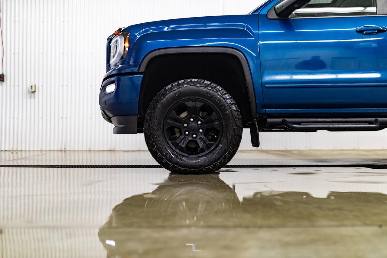 2018 GMC Sierra 1500 4x4 Crew Cab SLT All Terrain X Leather Roof Nav BCam Red Deer AB