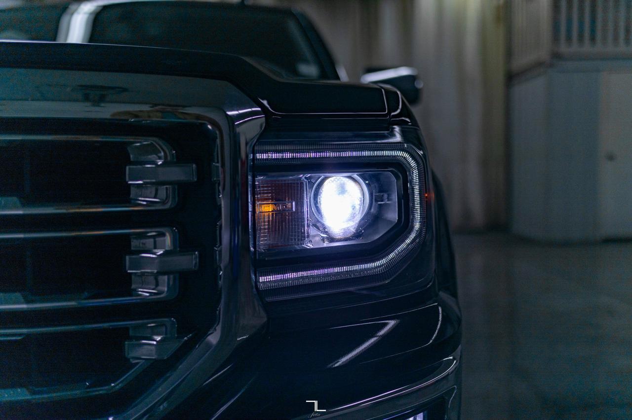 2018 GMC Sierra 1500 4x4 Crew Cab SLT Z71 Leather Nav BCam Red Deer AB