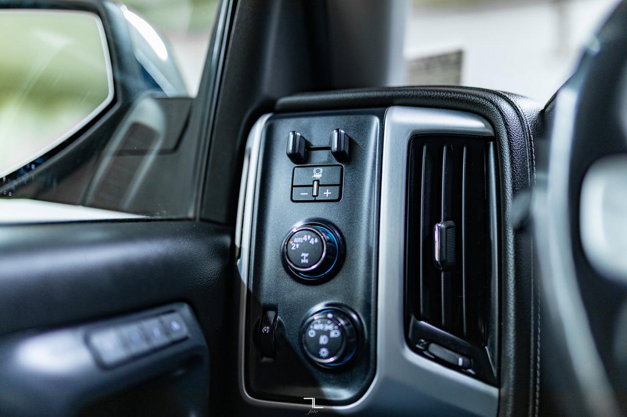 2018 GMC Sierra 1500 4x4 Crew Cab SLT Z71 Leather Nav BCam Red Deer AB