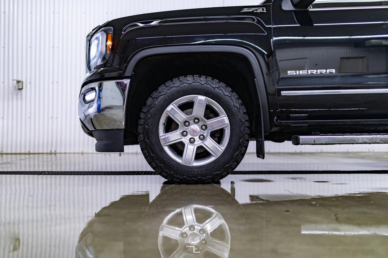 2018 GMC Sierra 1500 4x4 Crew Cab SLT Z71 Leather Nav BCam Red Deer AB