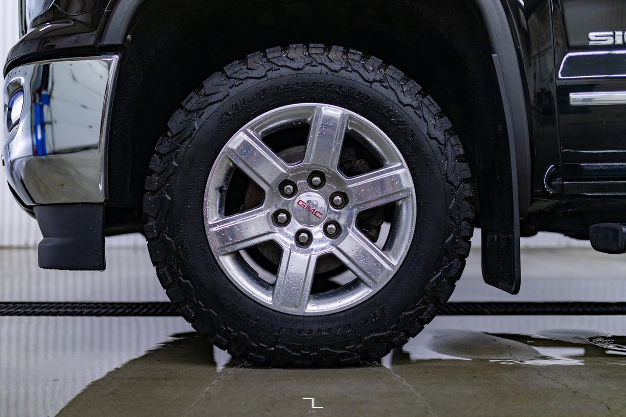 2018 GMC Sierra 1500 4x4 Crew Cab SLT Z71 Leather Nav BCam Red Deer AB