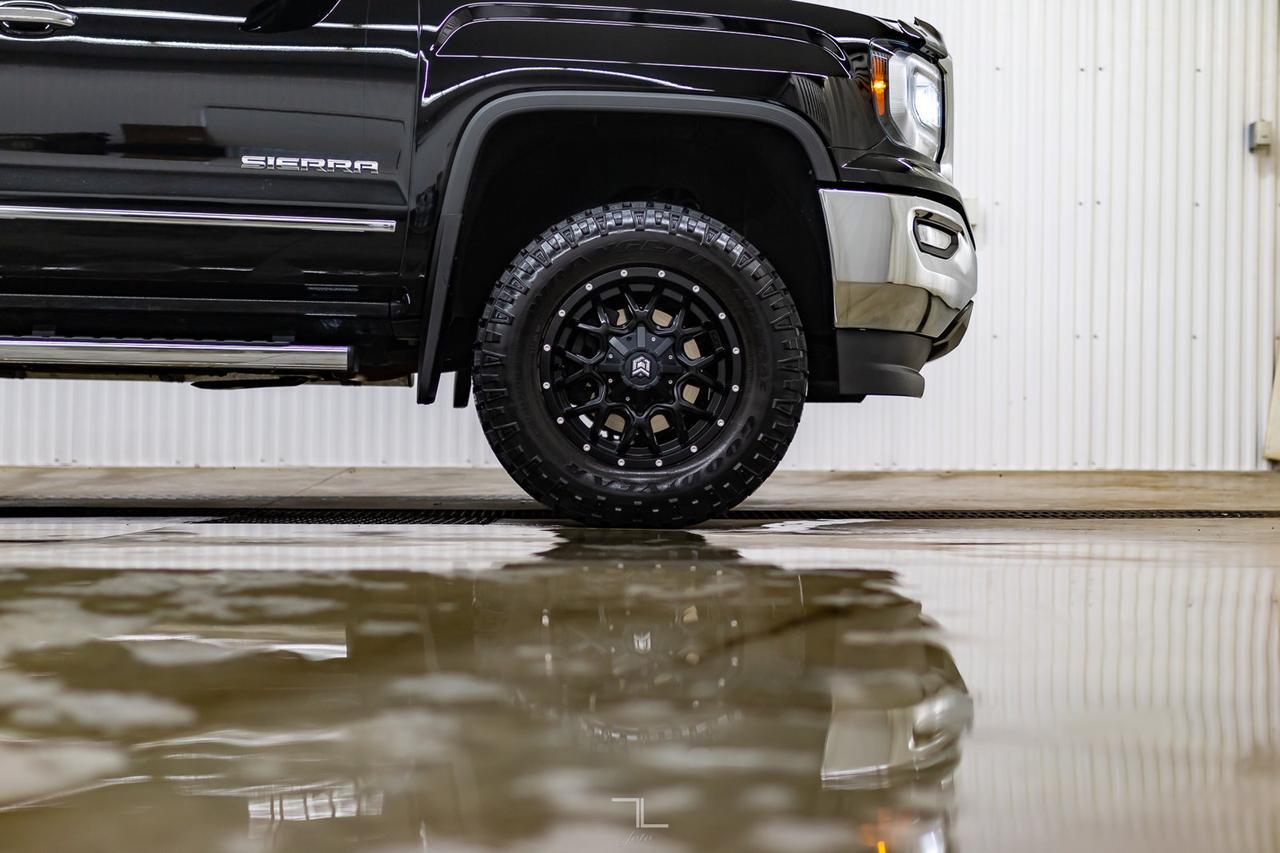 2018 GMC Sierra 1500 4x4 Crew Cab SLT Z71 Leather Roof 4" Lift Kit Red Deer AB
