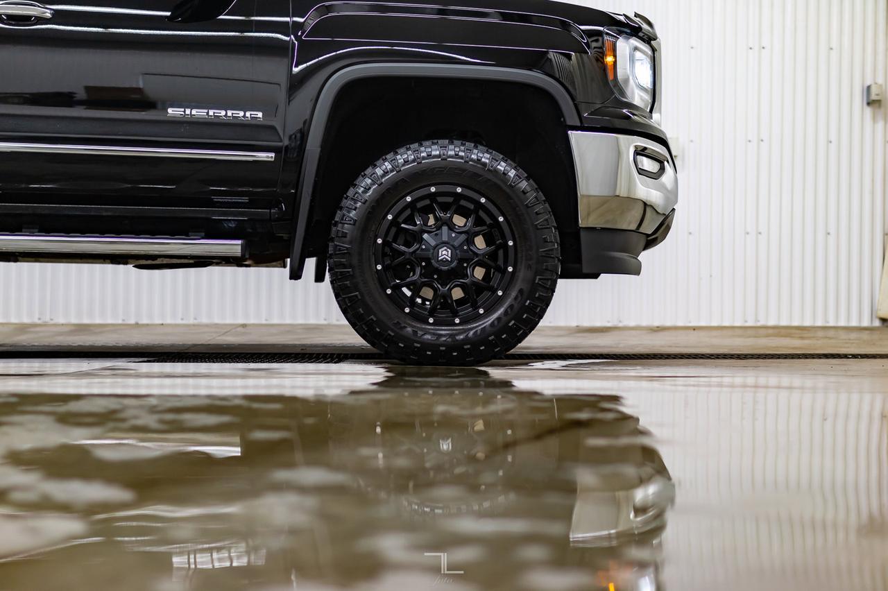 2018 GMC Sierra 1500 4x4 Crew Cab SLT Z71 Leather Roof 4" Lift Kit Red Deer AB
