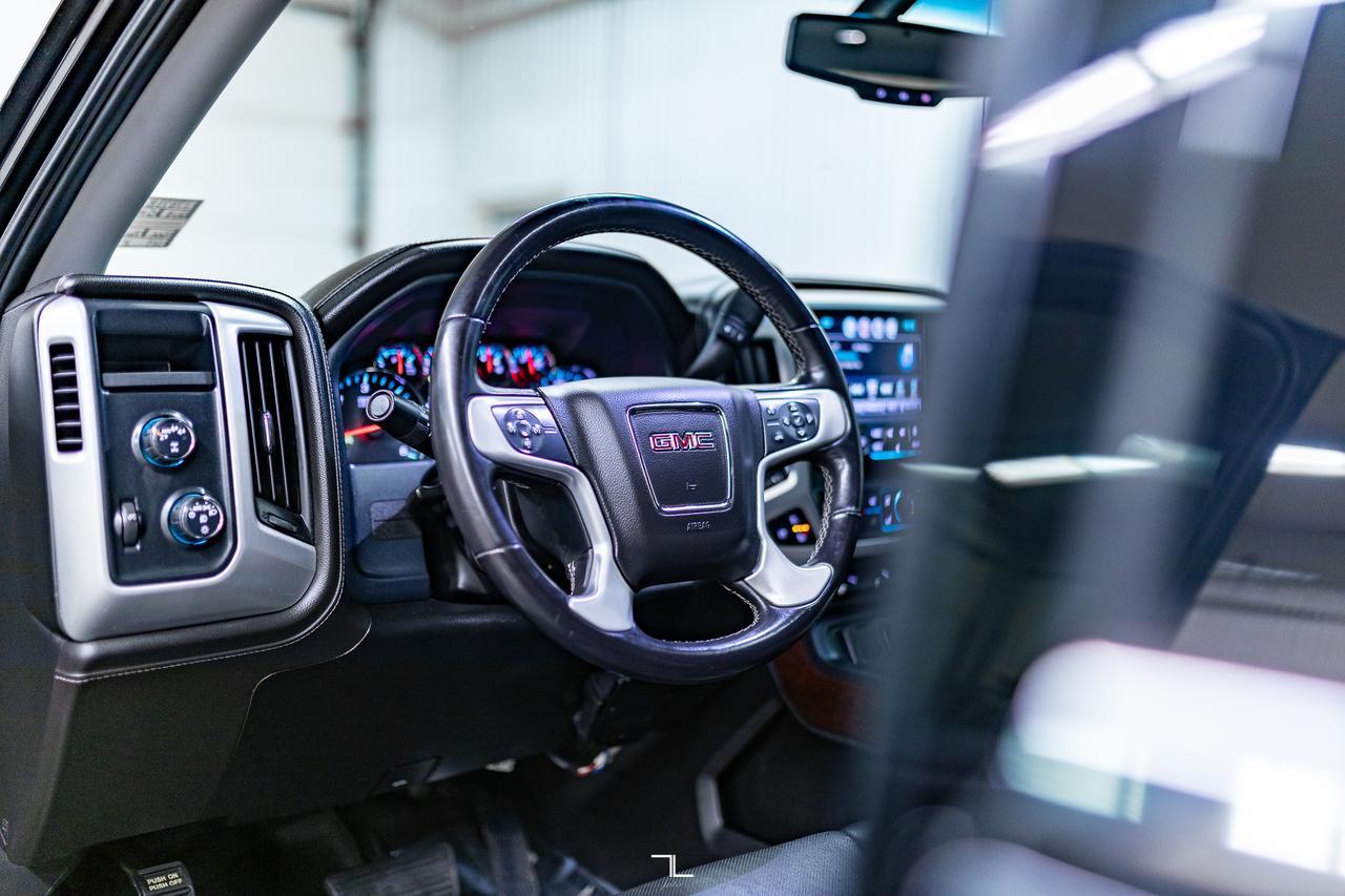 2018 GMC Sierra 1500 4x4 Crew Cab SLT Z71 Leather Roof BCam Red Deer AB