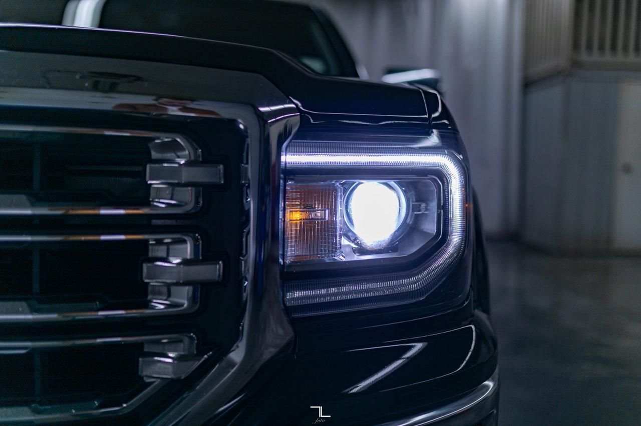 2018 GMC Sierra 1500 4x4 Crew Cab SLT Z71 Leather Roof BCam Red Deer AB