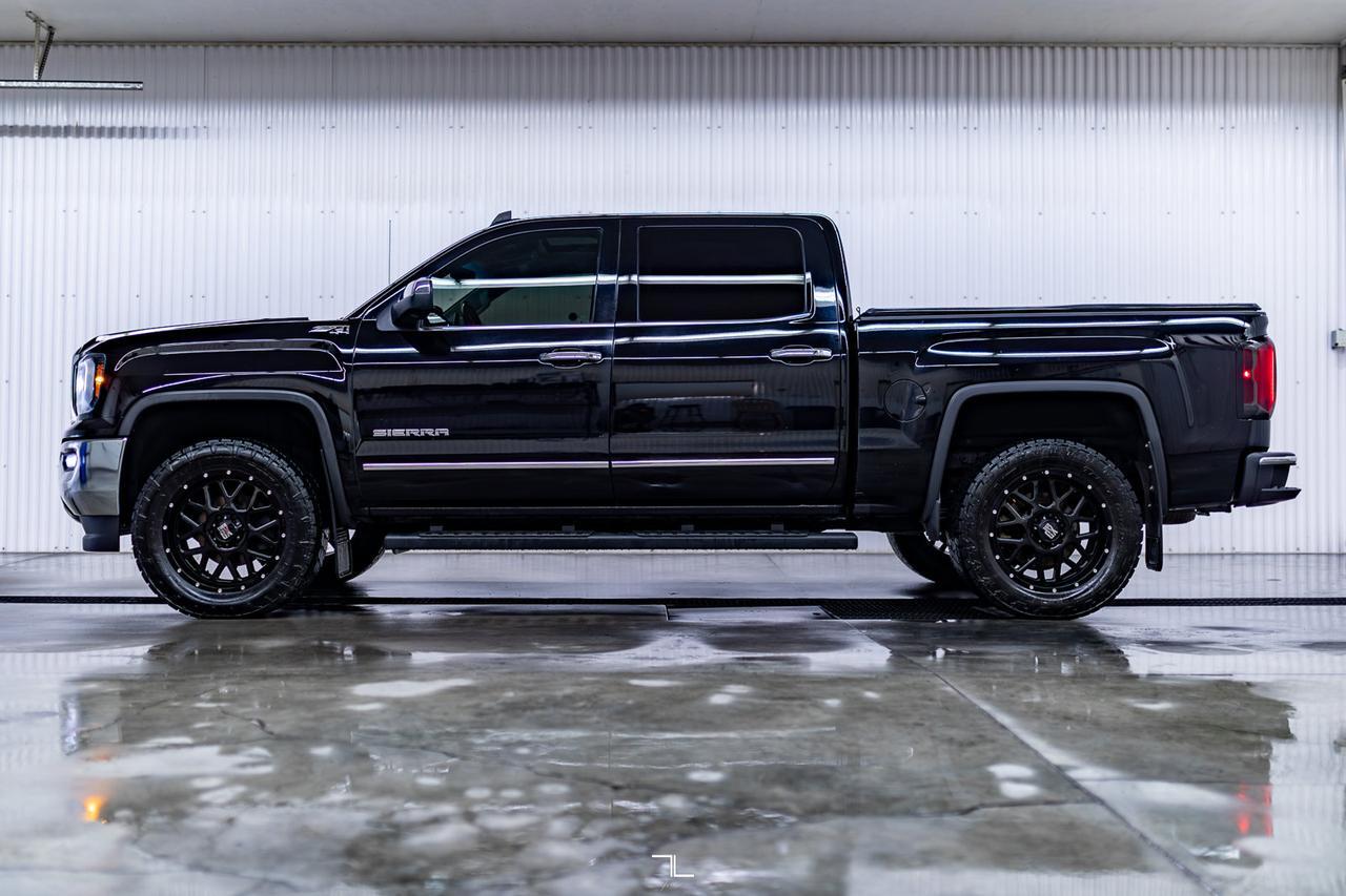 2018 GMC Sierra 1500 4x4 Crew Cab SLT Z71 Leather Roof BCam Red Deer AB