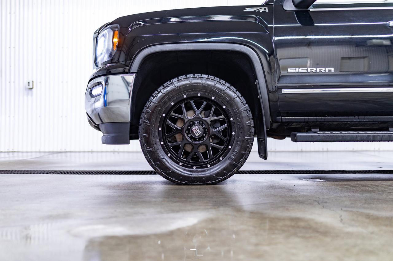 2018 GMC Sierra 1500 4x4 Crew Cab SLT Z71 Leather Roof BCam Red Deer AB