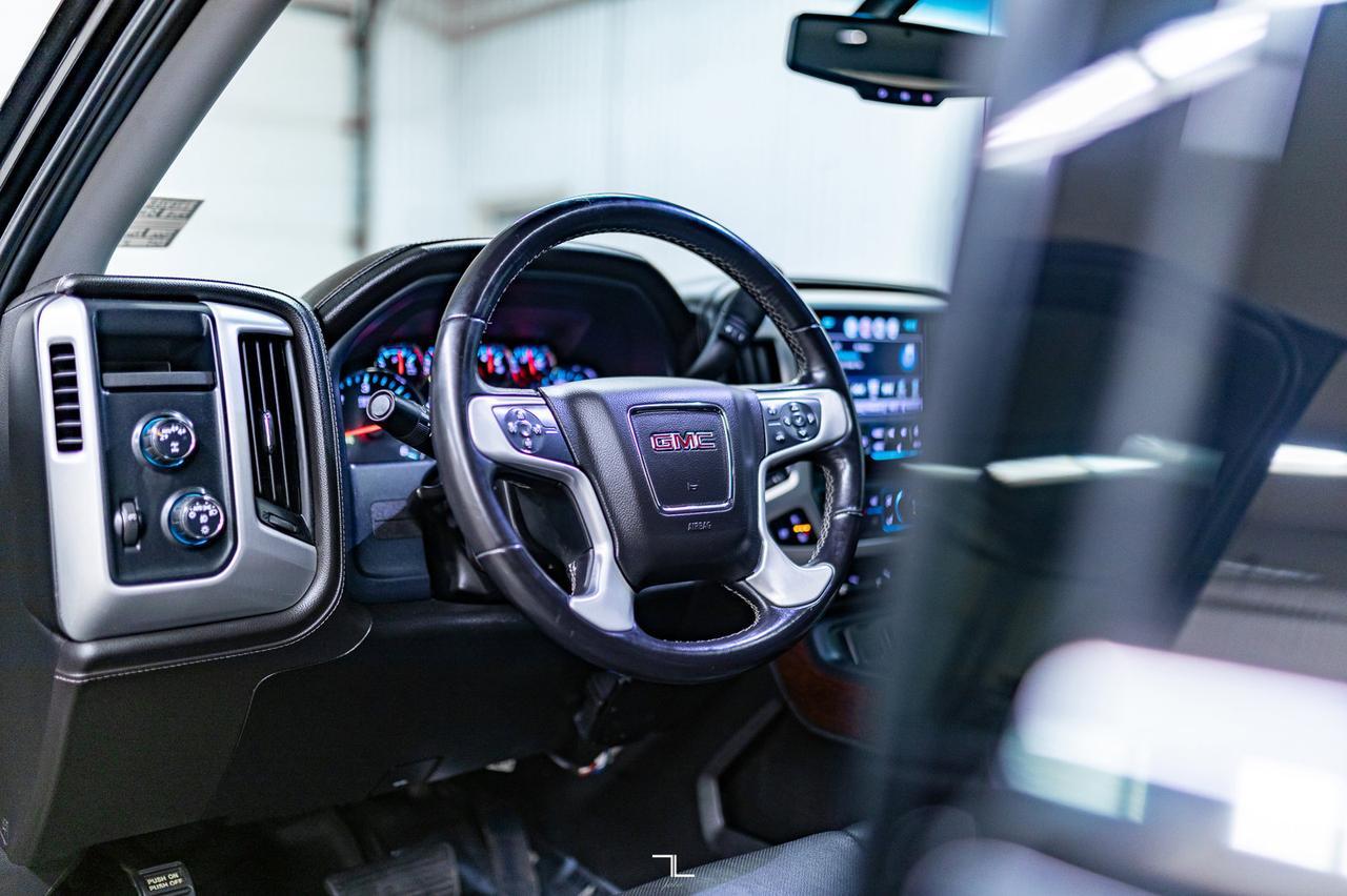 2018 GMC Sierra 1500 4x4 Crew Cab SLT Z71 Leather Roof BCam Red Deer AB