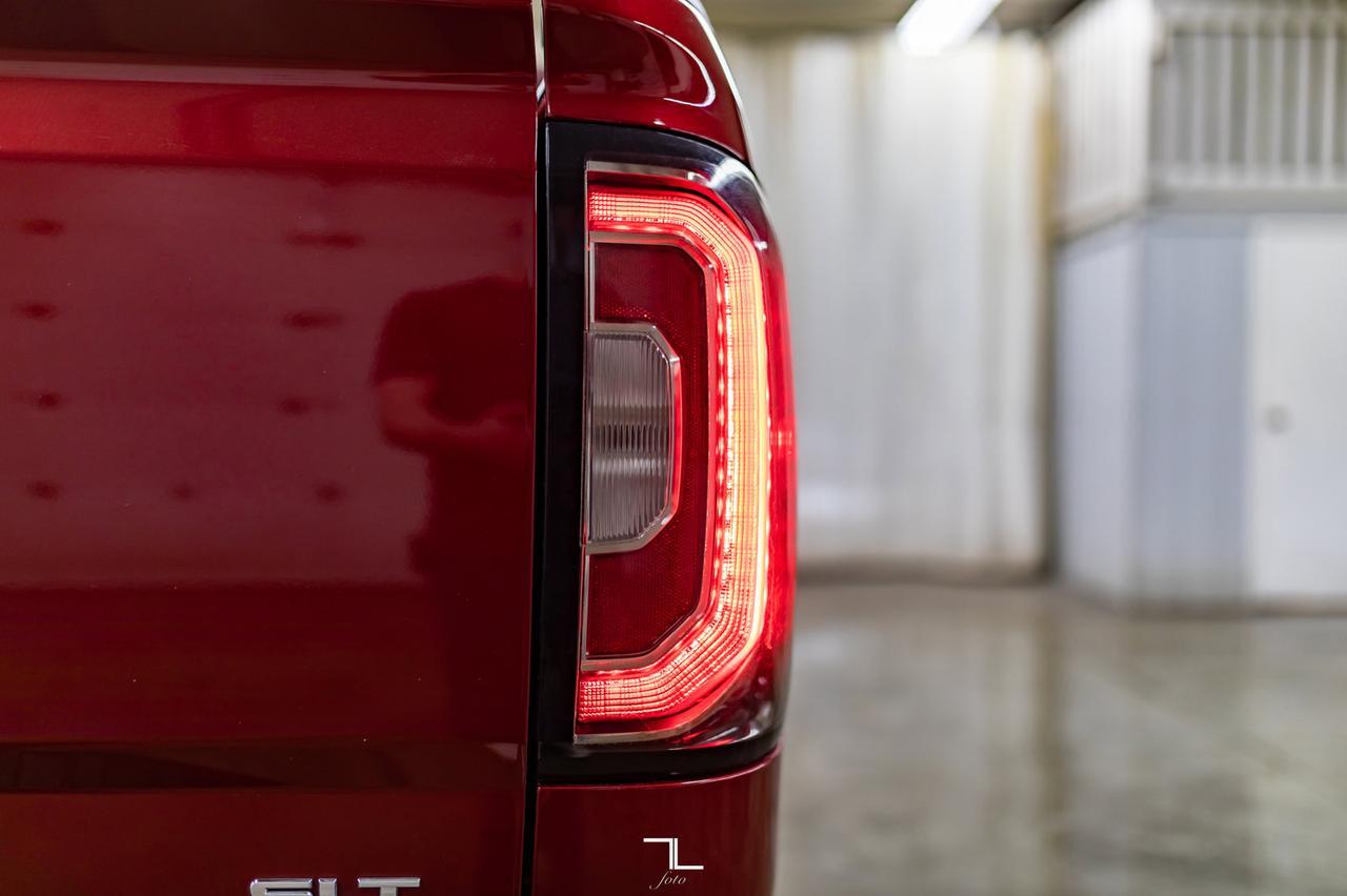 2018 GMC Sierra 1500 4x4 Crew Cab SLT Z71 Leather Roof Nav BCam Red Deer AB