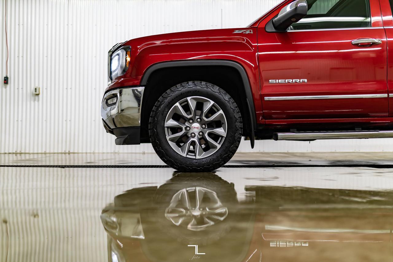 2018 GMC Sierra 1500 4x4 Crew Cab SLT Z71 Leather Roof Nav BCam Red Deer AB