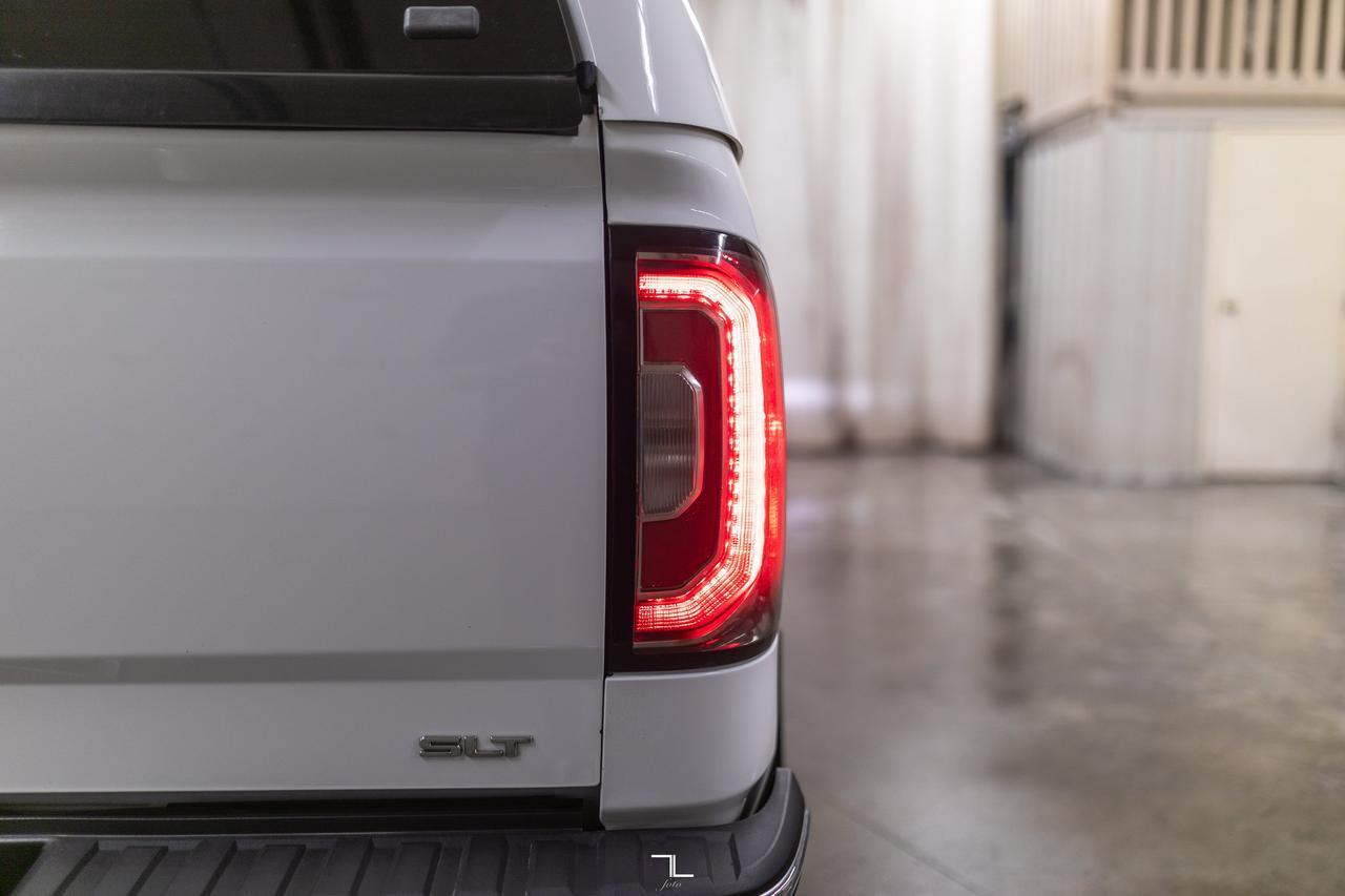 2018 GMC Sierra 1500 4x4 Crew Cab SLT Z71 Leather Roof Nav Red Deer AB