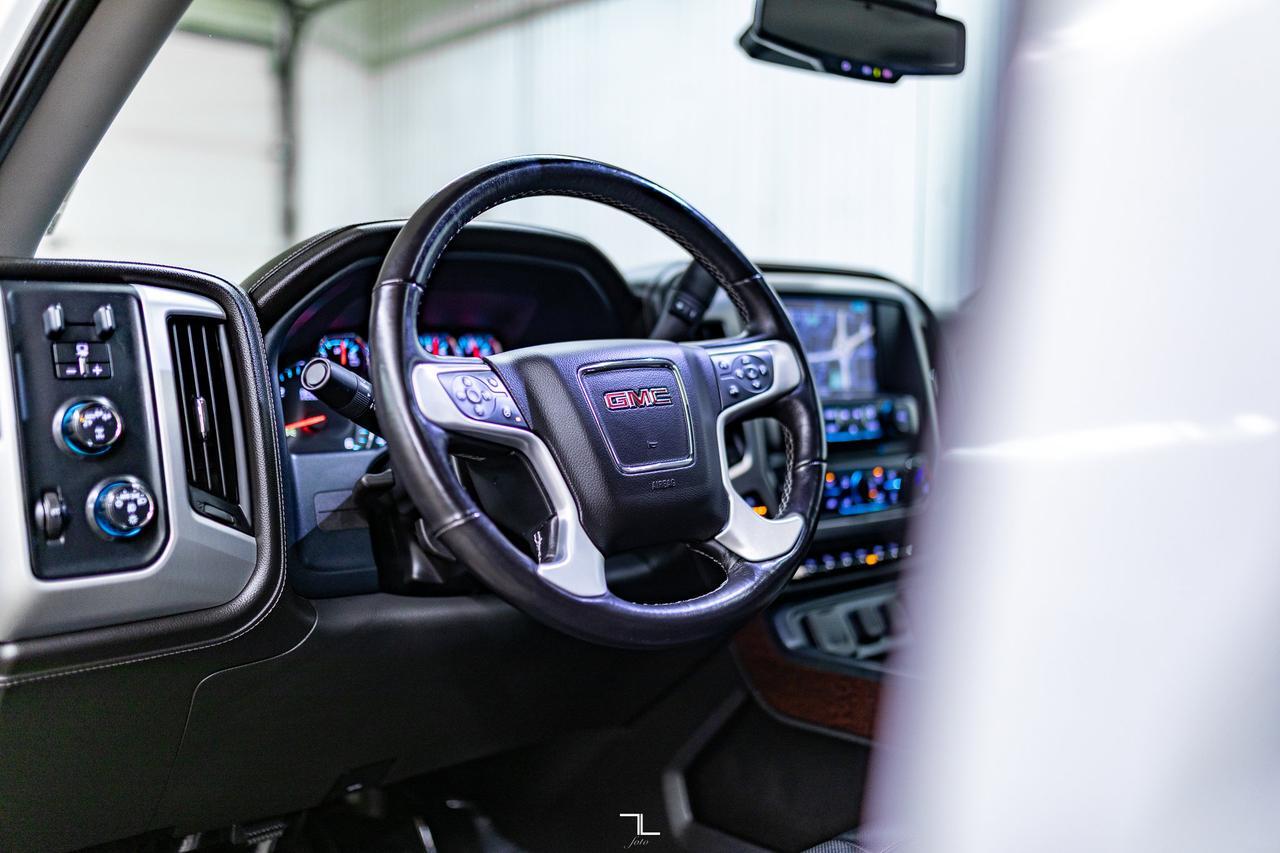 2018 GMC Sierra 1500 4x4 Crew Cab SLT Z71 Leather Roof Nav Red Deer AB