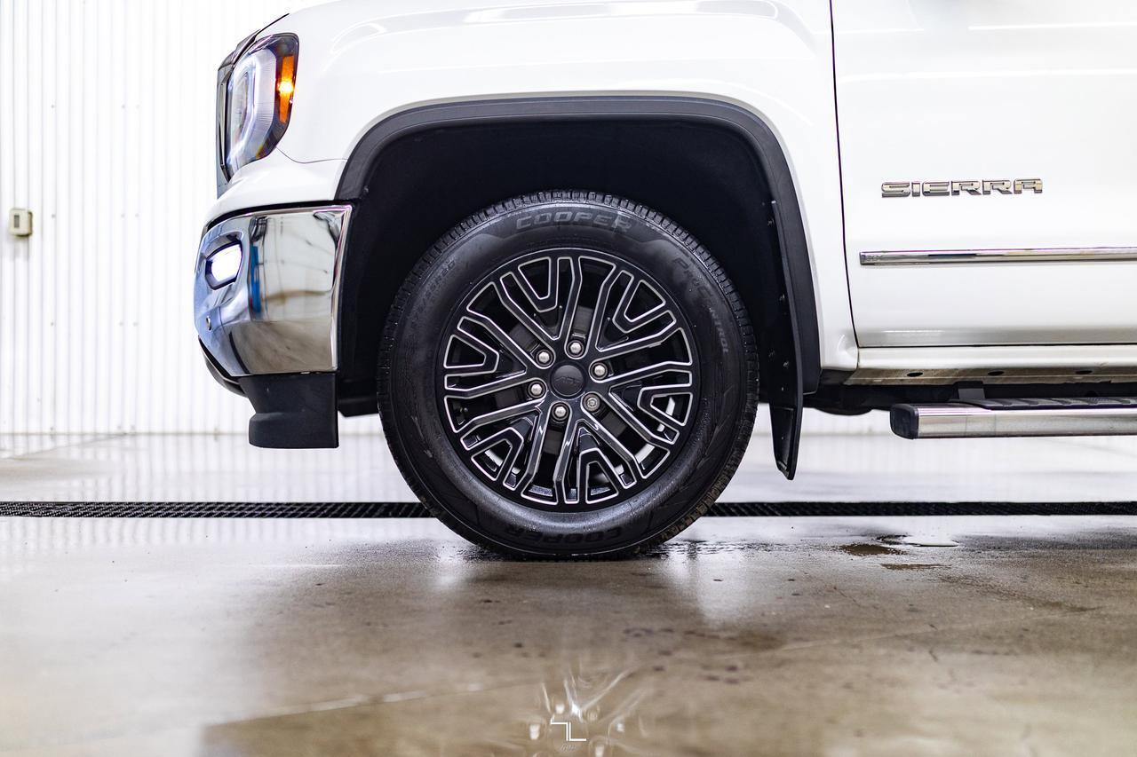 2018 GMC Sierra 1500 4x4 Crew Cab SLT Z71 Leather Roof Nav Red Deer AB