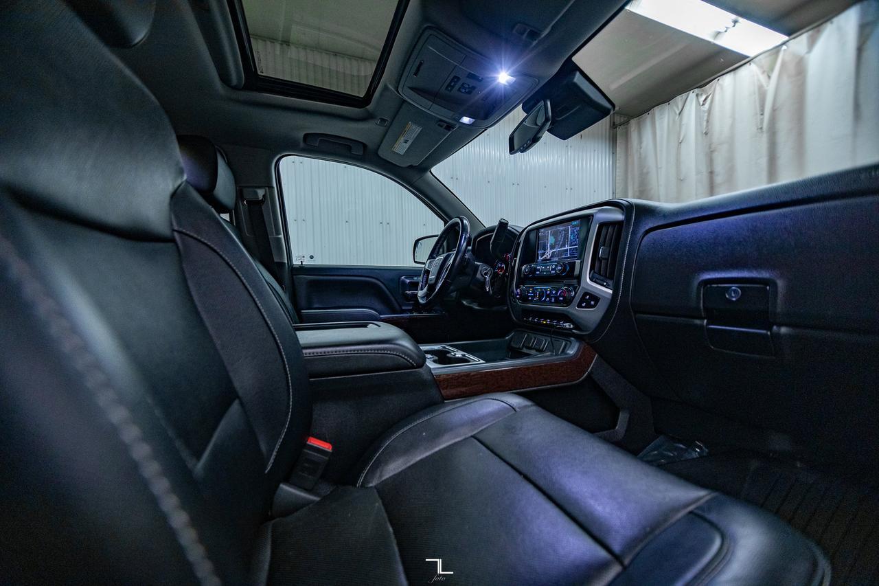 2018 GMC Sierra 1500 4x4 Crew Cab SLT Z71 Leather Roof Nav Red Deer AB