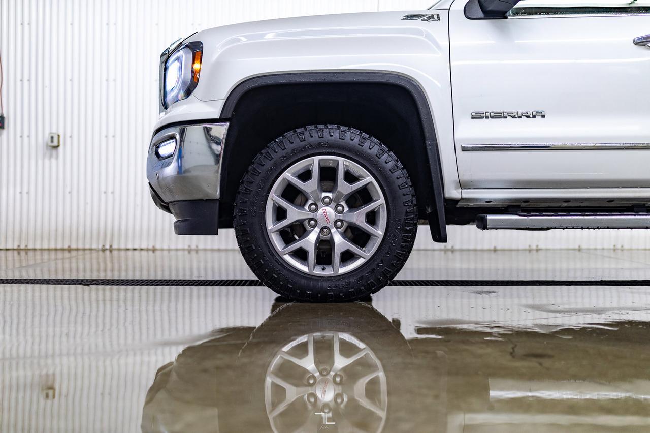 2018 GMC Sierra 1500 4x4 Crew Cab SLT Z71 Leather Roof Nav Red Deer AB