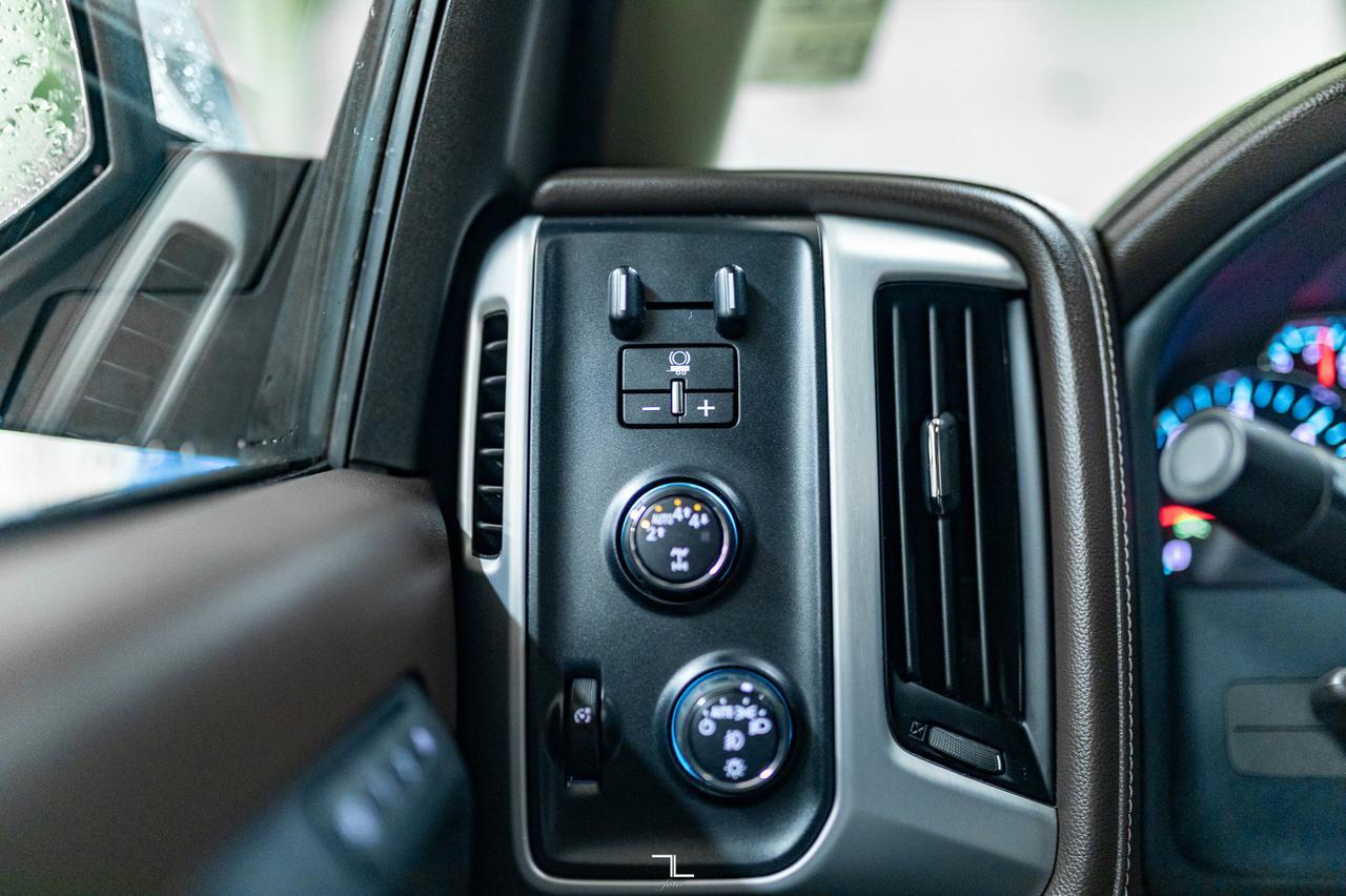 2018 GMC Sierra 1500 4x4 Crew Cab SLT Z71 Leather Roof Nav Red Deer AB