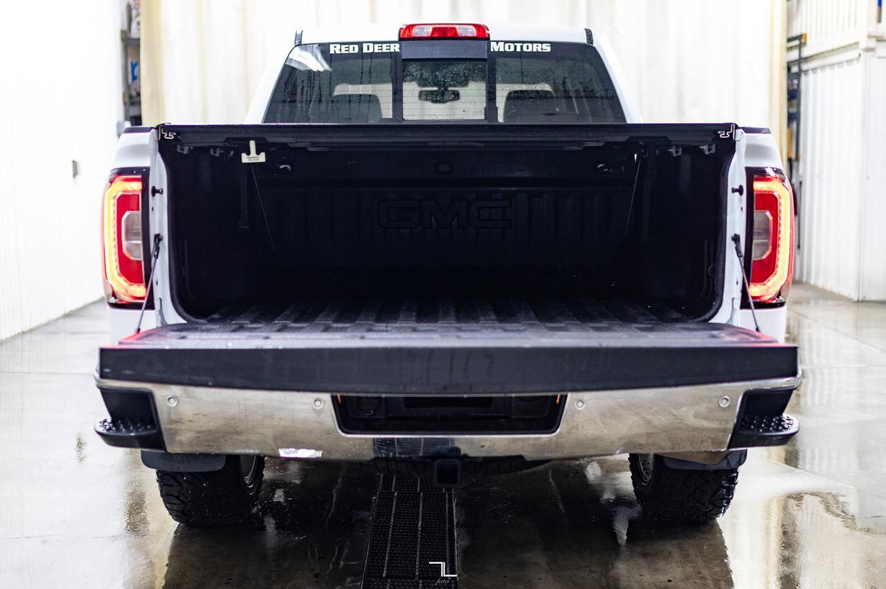 2018 GMC Sierra 1500 4x4 Crew Cab SLT Z71 Leather Roof Nav Red Deer AB
