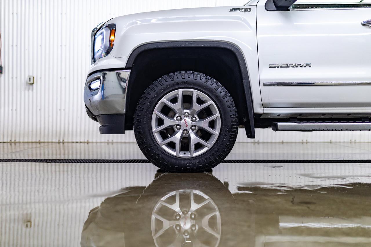 2018 GMC Sierra 1500 4x4 Crew Cab SLT Z71 Leather Roof Nav Red Deer AB