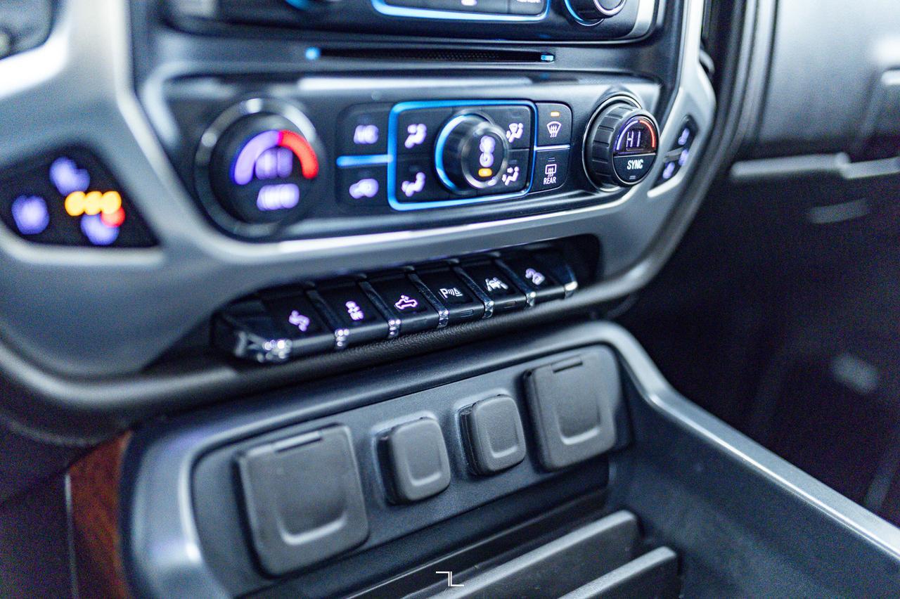 2018 GMC Sierra 1500 4x4 Crew Cab SLT Z71 Leather Roof Nav Red Deer AB