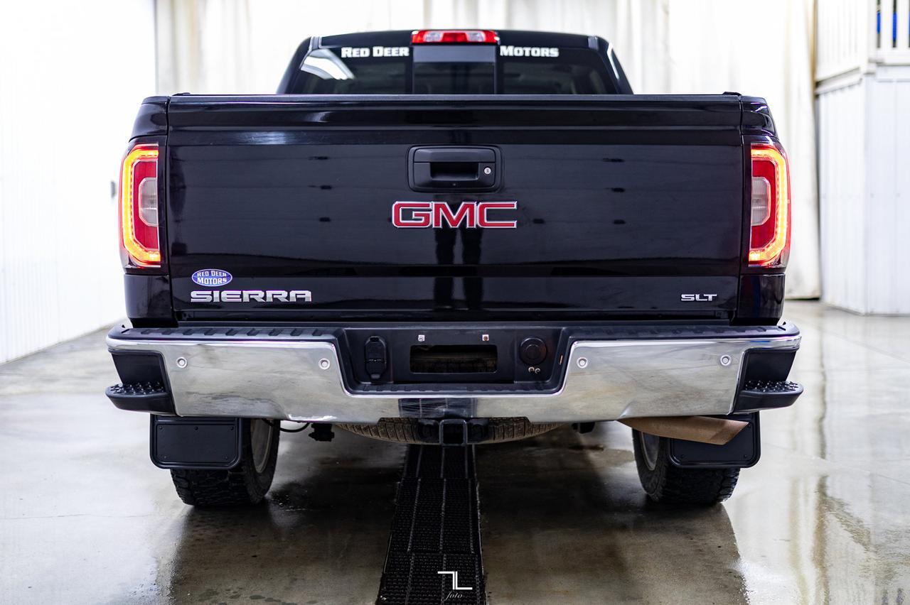 2018 GMC Sierra 1500 4x4 Crew Cab SLT Z71 Leather Roof Nav Red Deer AB