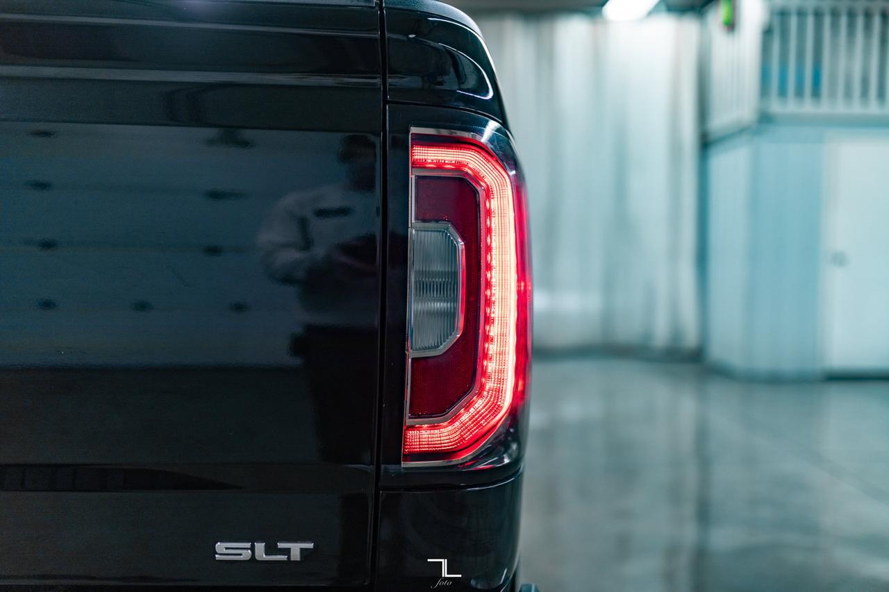 2018 GMC Sierra 1500 4x4 Crew Cab SLT Z71 Leather Roof Nav Red Deer AB