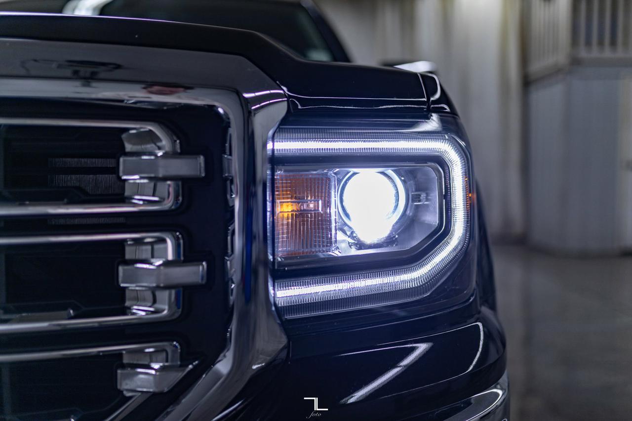 2018 GMC Sierra 1500 4x4 Crew Cab SLT Z71 Leather Roof Nav Red Deer AB