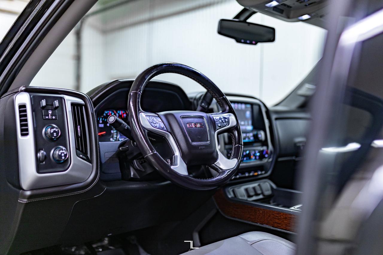 2018 GMC Sierra 1500 4x4 Crew Cab SLT Z71 Leather Roof Nav Red Deer AB