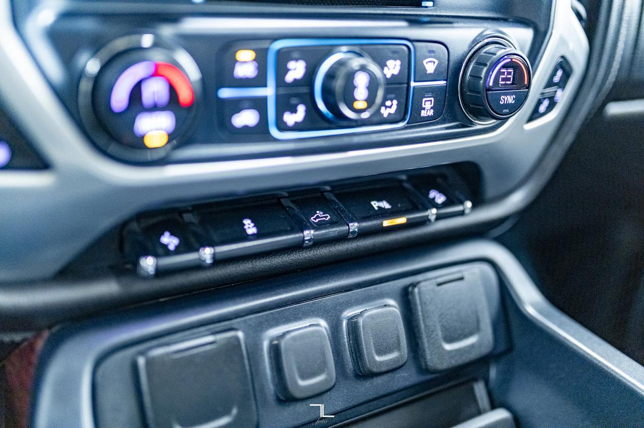 2018 GMC Sierra 1500 4x4 Crew Cab SLT Z71 Leather Roof Nav Red Deer AB