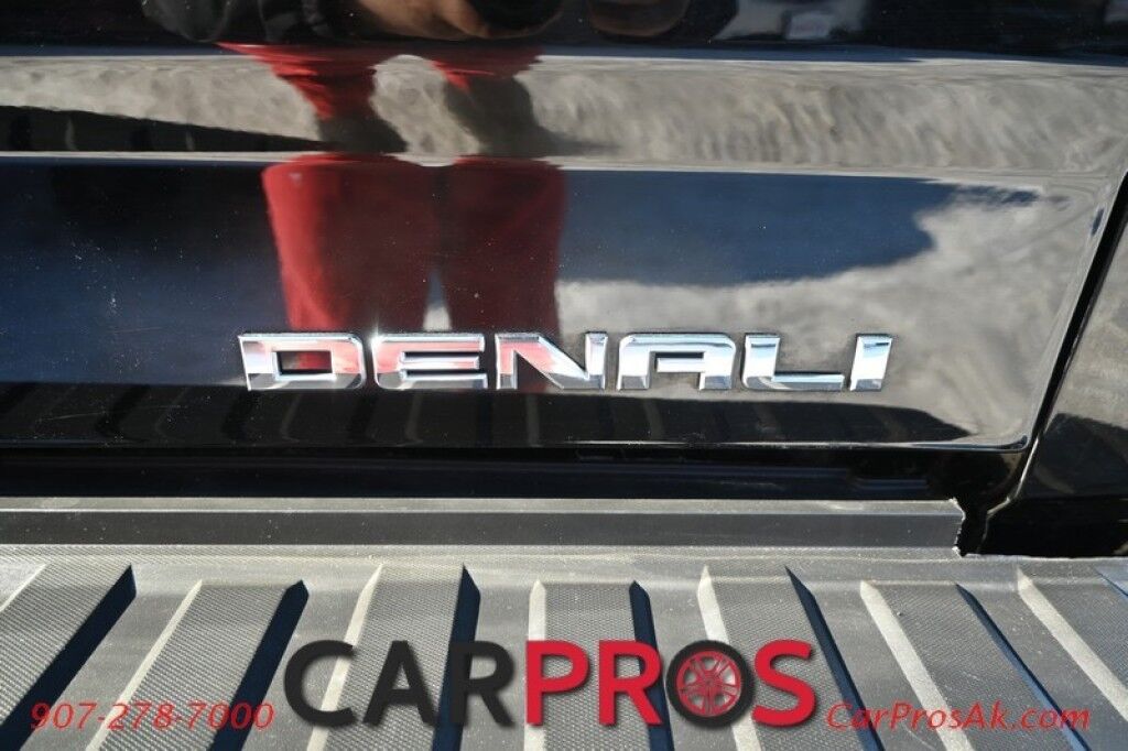 2018 GMC Sierra 1500 Denali - 6.2L V8 - 4X4 - Crew Cab - Heated & Cooled Leather Seats - Heated Steering Wheel - Bose Premium Speakers - Sunroof - Navigation - Running Boards - Backup Camera - Tow Package - 22in Premium Wheels - 1 Owner Anchorage AK