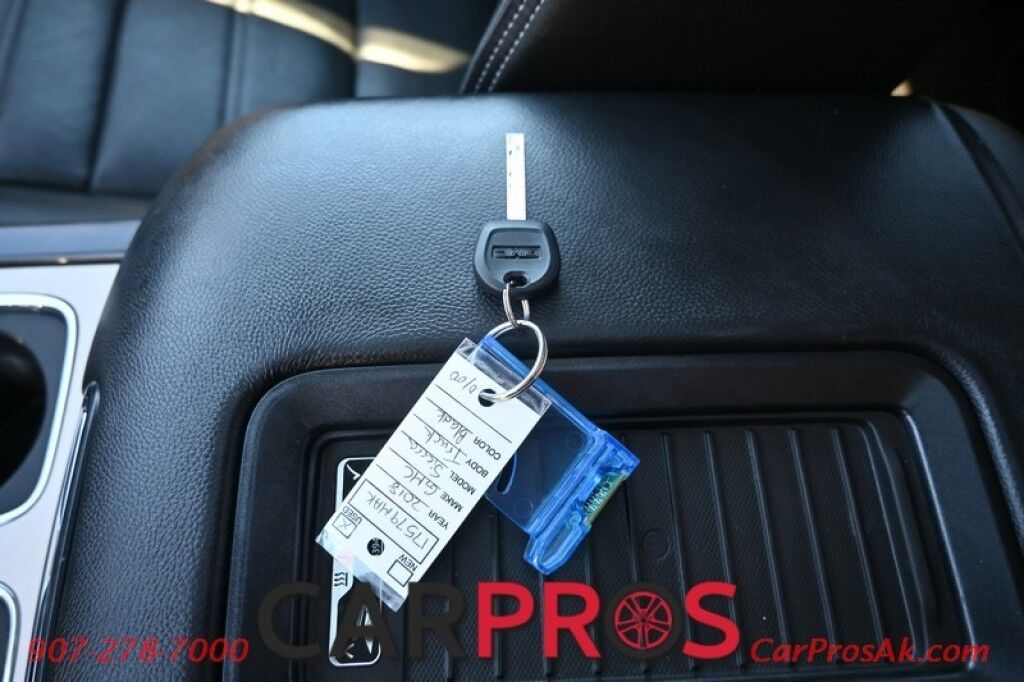 2018 GMC Sierra 1500 Denali - 6.2L V8 - 4X4 - Crew Cab - Heated & Cooled Leather Seats - Heated Steering Wheel - Bose Premium Speakers - Sunroof - Navigation - Running Boards - Backup Camera - Tow Package - 22in Premium Wheels - 1 Owner Anchorage AK