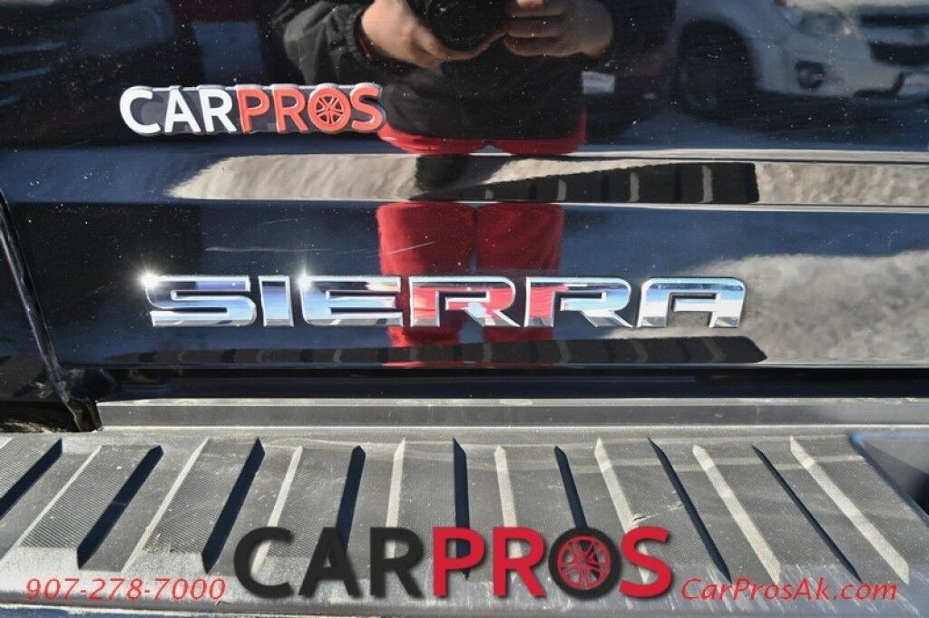 2018 GMC Sierra 1500 Denali - 6.2L V8 - 4X4 - Crew Cab - Heated & Cooled Leather Seats - Heated Steering Wheel - Bose Premium Speakers - Sunroof - Navigation - Running Boards - Backup Camera - Tow Package - 22in Premium Wheels - 1 Owner Anchorage AK